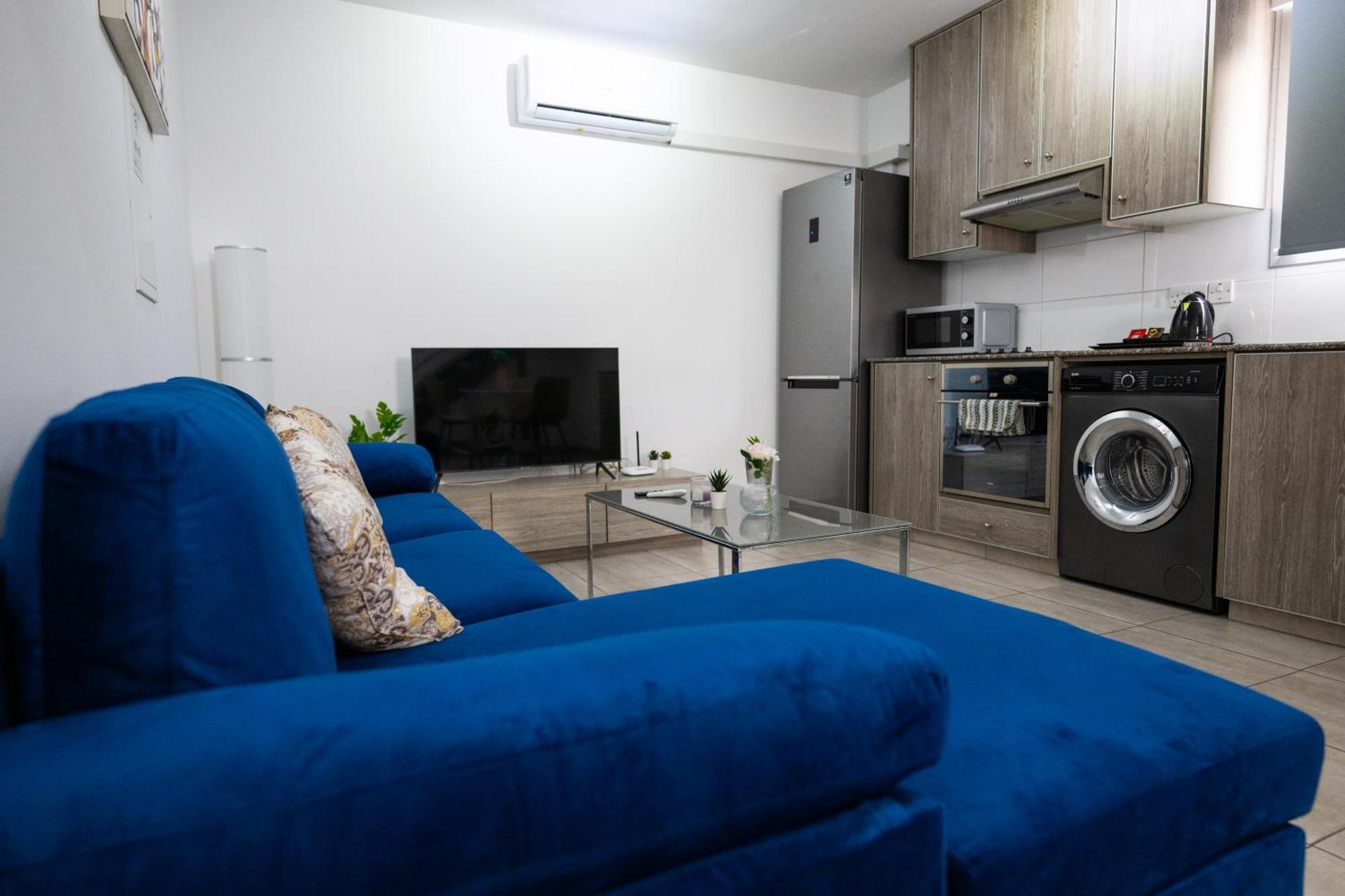Napa Centrale Suites アヤナパ エクステリア 写真