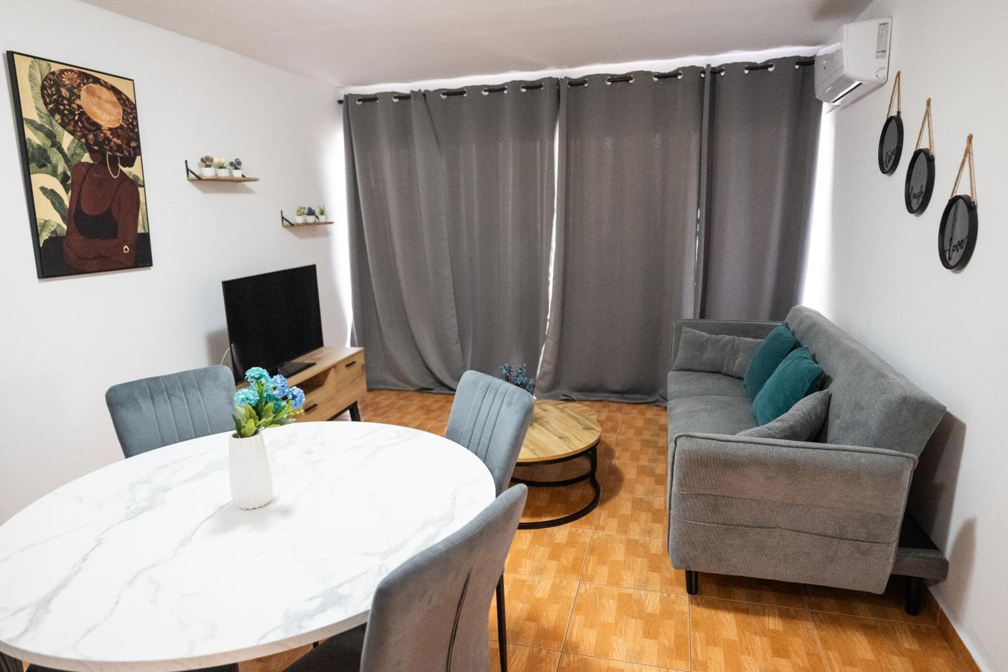 Napa Centrale Suites アヤナパ エクステリア 写真